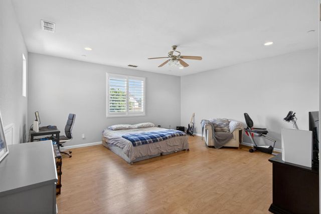 525 Sherbourne Ln, Lincoln, CA 95648