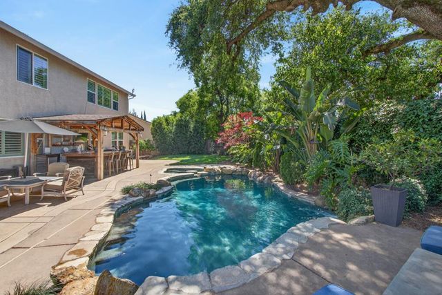 525 Sherbourne Ln, Lincoln, CA 95648