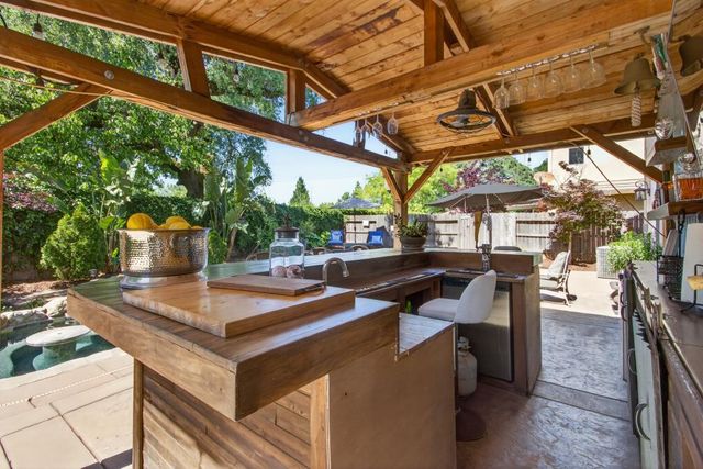 525 Sherbourne Ln, Lincoln, CA 95648