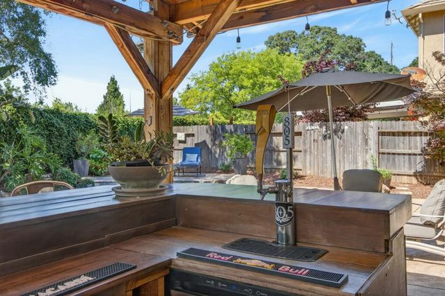 525 Sherbourne Ln, Lincoln, CA 95648