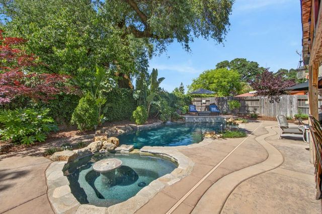 525 Sherbourne Ln, Lincoln, CA 95648
