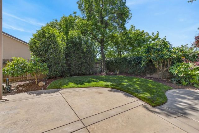 525 Sherbourne Ln, Lincoln, CA 95648
