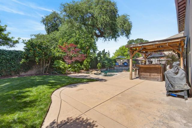 525 Sherbourne Ln, Lincoln, CA 95648