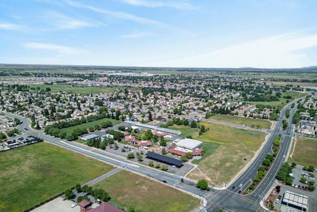 525 Sherbourne Ln, Lincoln, CA 95648