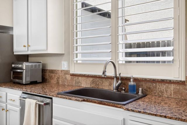 525 Sherbourne Ln, Lincoln, CA 95648