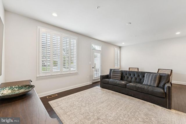 8526 PINE SPRINGS DR, Severn, MD 21144