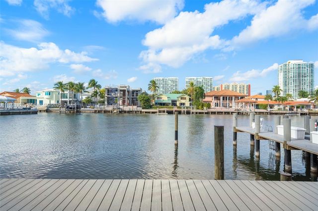 429 Poinciana Dr 1415, Sunny Isles Beach, FL 33160