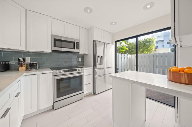 429 Poinciana Dr 1415, Sunny Isles Beach, FL 33160