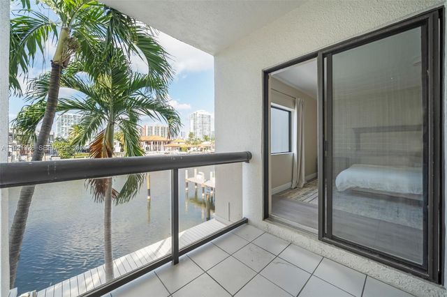 429 Poinciana Dr 1415, Sunny Isles Beach, FL 33160