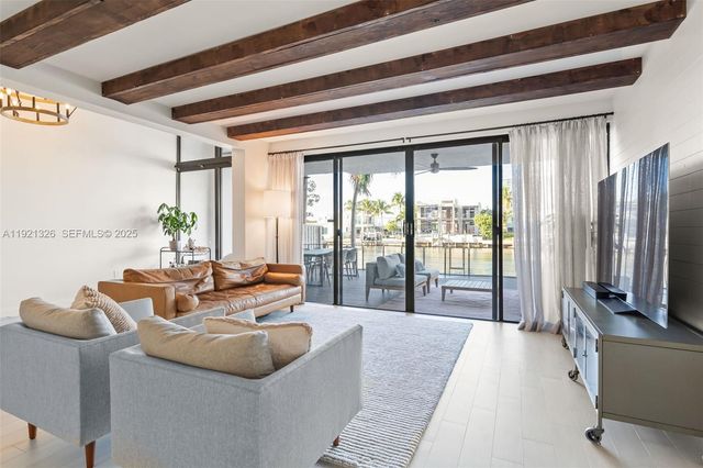 429 Poinciana Dr 1415, Sunny Isles Beach, FL 33160