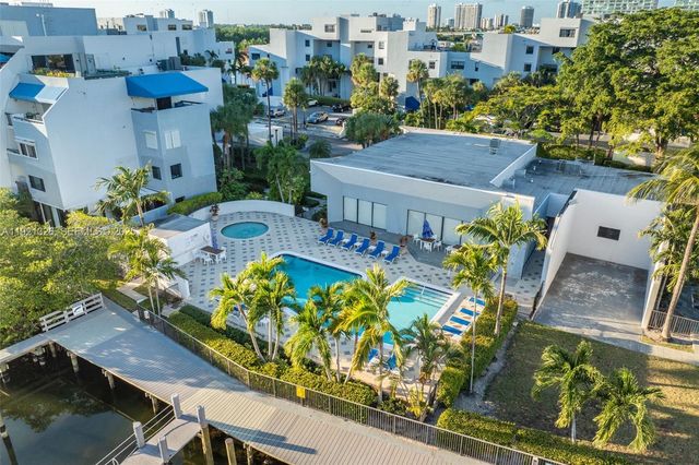 429 Poinciana Dr 1415, Sunny Isles Beach, FL 33160