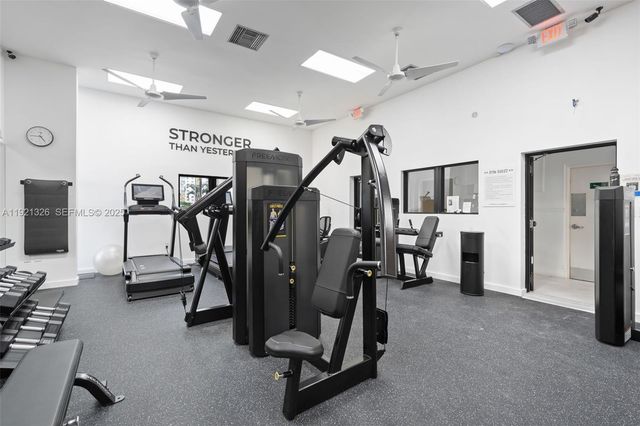 429 Poinciana Dr 1415, Sunny Isles Beach, FL 33160