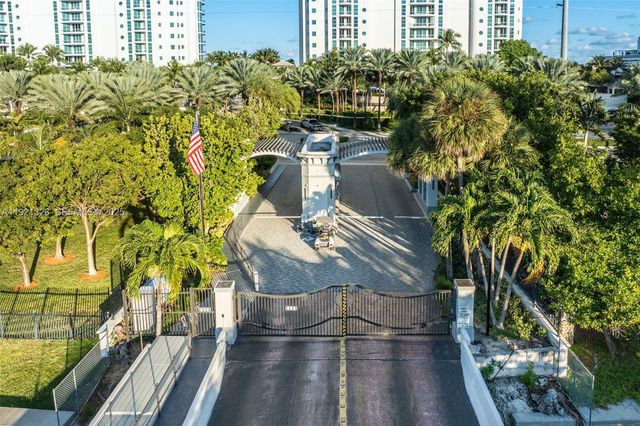 429 Poinciana Dr 1415, Sunny Isles Beach, FL 33160