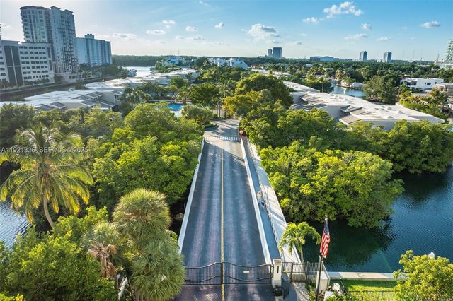 429 Poinciana Dr 1415, Sunny Isles Beach, FL 33160