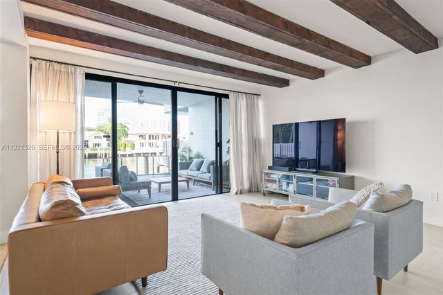 429 Poinciana Dr 1415, Sunny Isles Beach, FL 33160