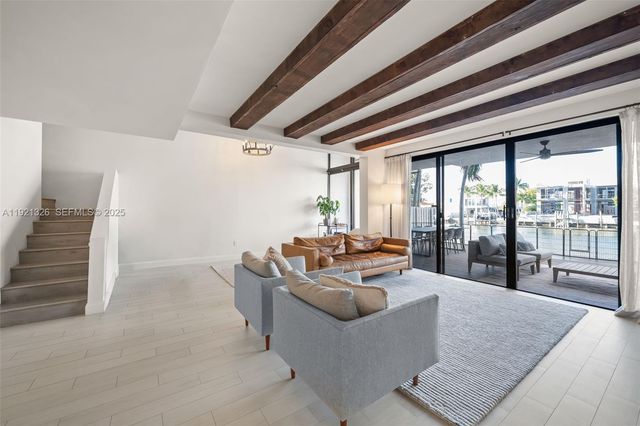 429 Poinciana Dr 1415, Sunny Isles Beach, FL 33160