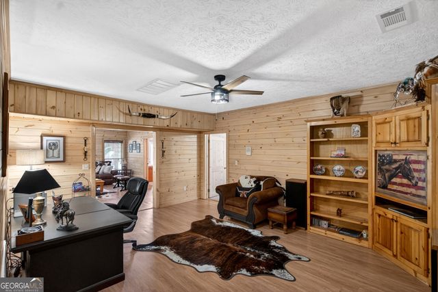 529 Floyd Road, Pine Mountain, GA 31822