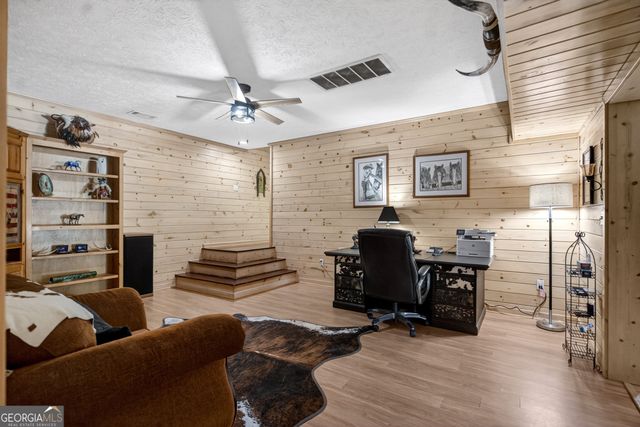 529 Floyd Road, Pine Mountain, GA 31822