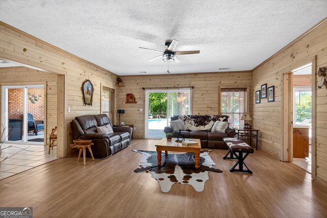529 Floyd Road, Pine Mountain, GA 31822