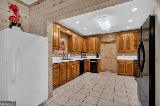 529 Floyd Road, Pine Mountain, GA 31822