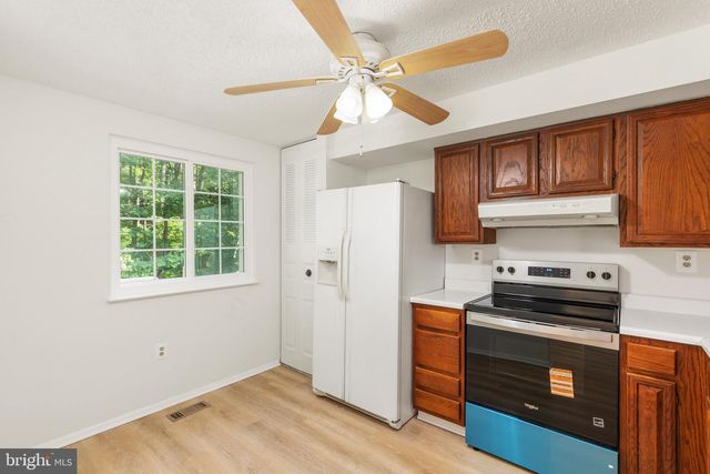 5712 ROUND TOP LN, Burke, VA 22015