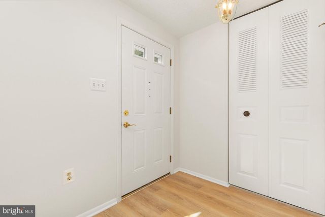 5712 ROUND TOP LN, Burke, VA 22015