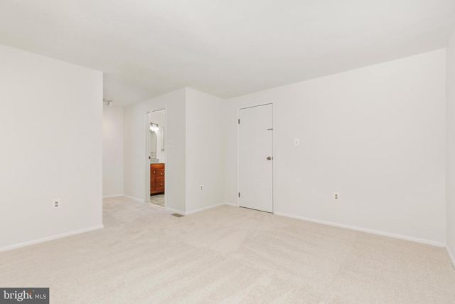5712 ROUND TOP LN, Burke, VA 22015