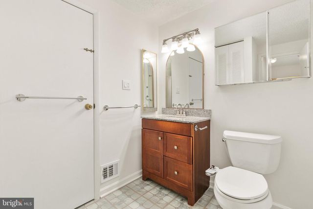 5712 ROUND TOP LN, Burke, VA 22015