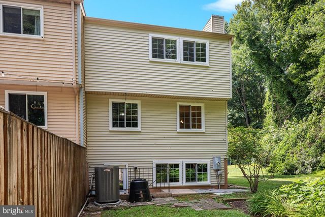 5712 ROUND TOP LN, Burke, VA 22015