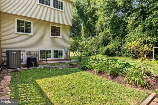 5712 ROUND TOP LN, Burke, VA 22015