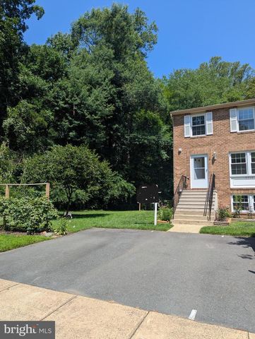 5712 ROUND TOP LN, Burke, VA 22015