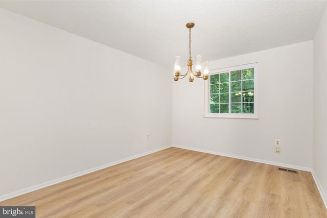 5712 ROUND TOP LN, Burke, VA 22015