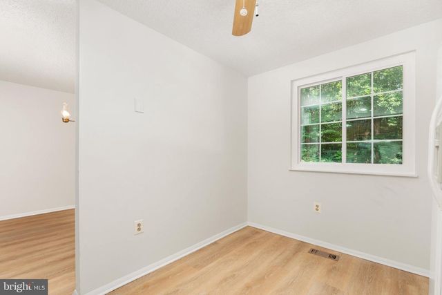 5712 ROUND TOP LN, Burke, VA 22015