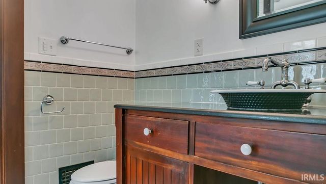810 N Walnut Street, Bloomington, IN 47408