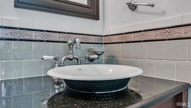 810 N Walnut Street, Bloomington, IN 47408