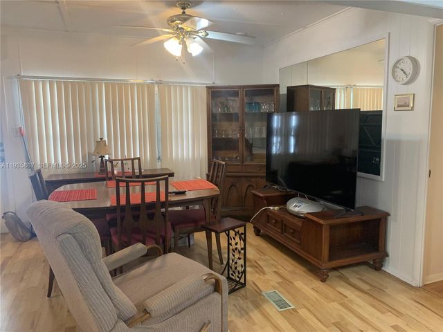 1911 SW 87th Avenue, Davie, FL 33324