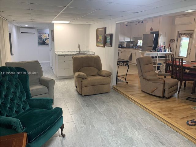1911 SW 87th Avenue, Davie, FL 33324