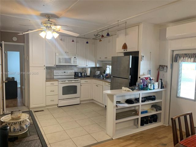 1911 SW 87th Avenue, Davie, FL 33324