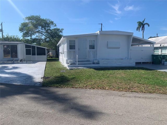 1911 SW 87th Avenue, Davie, FL 33324