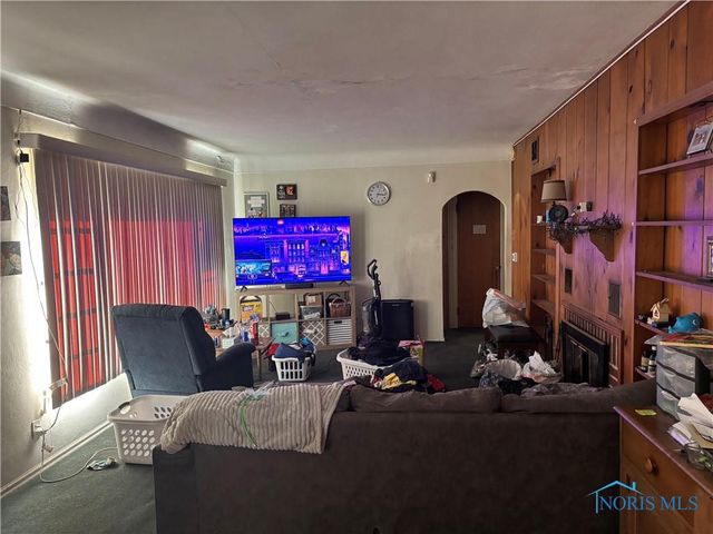 5222 Mardone Drive, Toledo, OH 43615