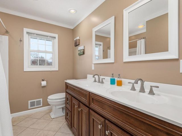 17731 Sterling Terrace, Eden Prairie, MN 55346