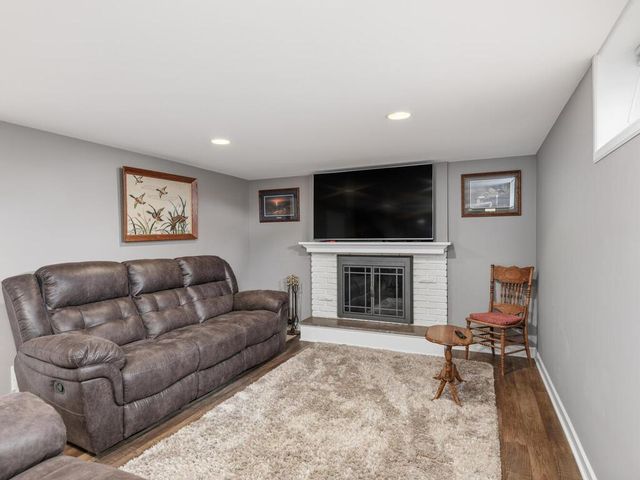 17731 Sterling Terrace, Eden Prairie, MN 55346