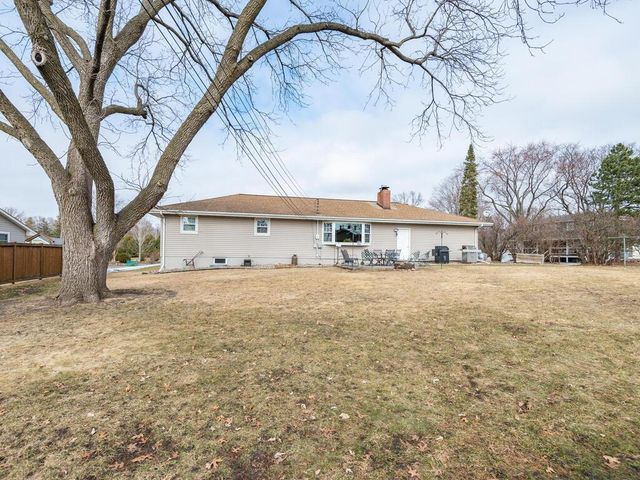 17731 Sterling Terrace, Eden Prairie, MN 55346