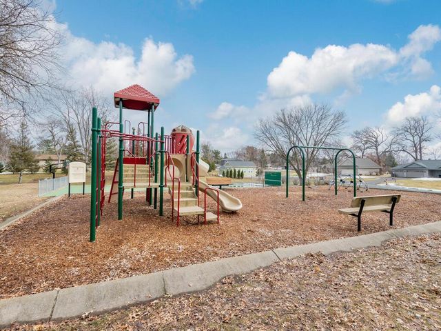 17731 Sterling Terrace, Eden Prairie, MN 55346