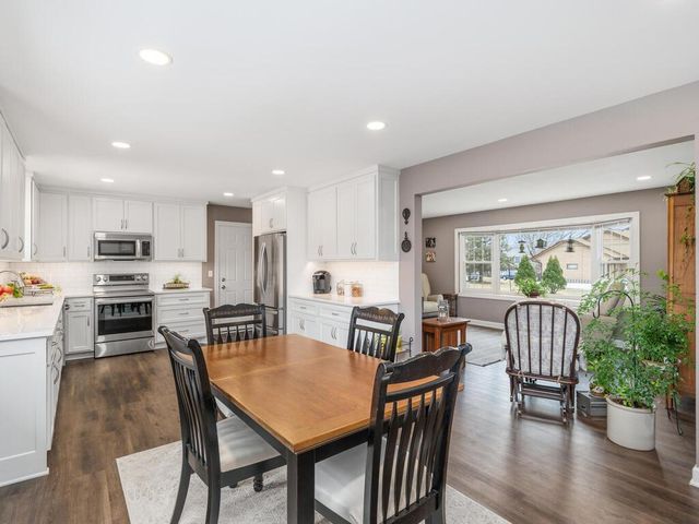 17731 Sterling Terrace, Eden Prairie, MN 55346