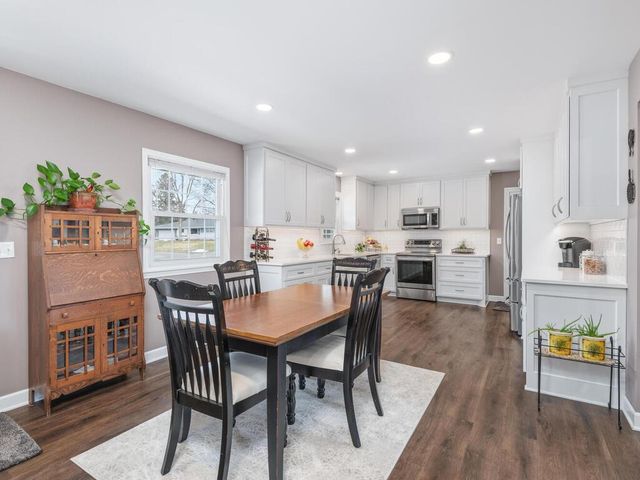 17731 Sterling Terrace, Eden Prairie, MN 55346