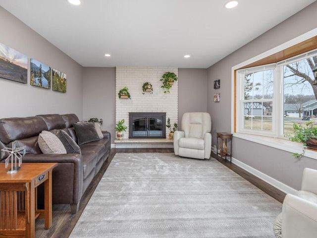 17731 Sterling Terrace, Eden Prairie, MN 55346