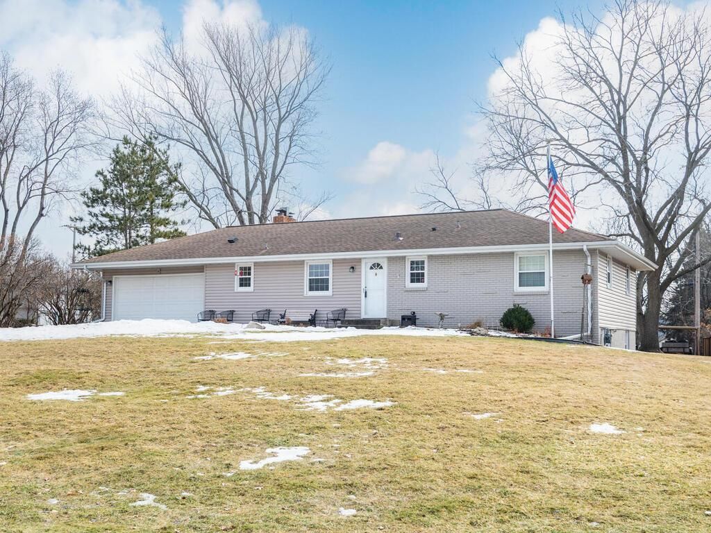 17731 Sterling Terrace, Eden Prairie, MN 55346