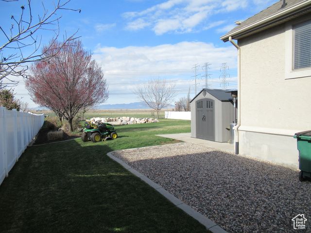 760 S WELLINGTON DR, Kaysville, UT 84037