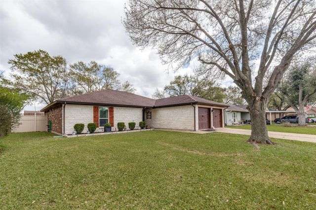 1433 N Park Ridge Drive, Deer Park, TX 77536